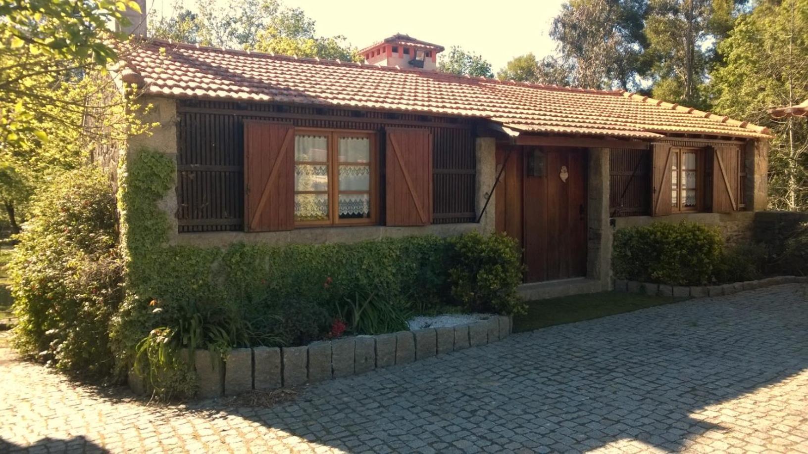 Gasthaus Quinta Padre Lobo Santa Maria da Feira Exterior foto