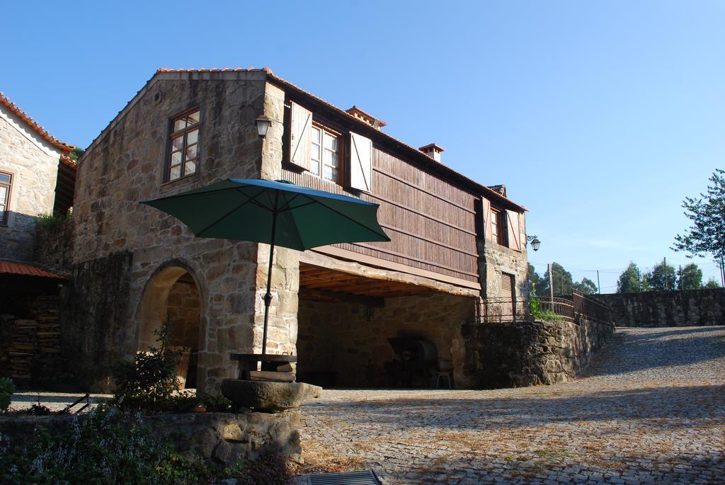 Gasthaus Quinta Padre Lobo Santa Maria da Feira Exterior foto