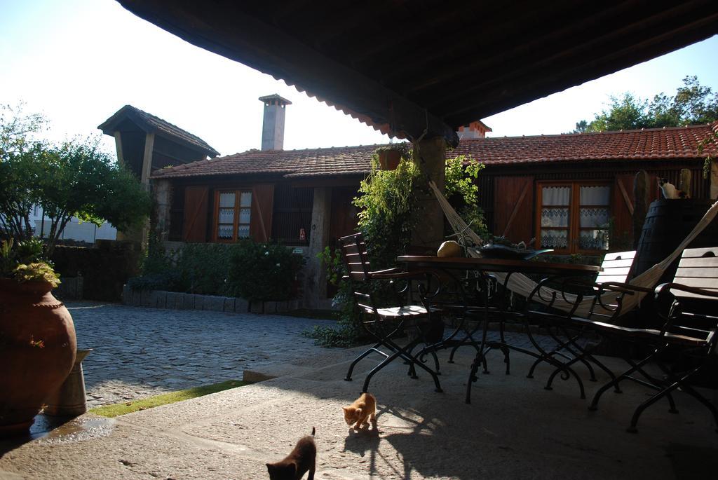 Gasthaus Quinta Padre Lobo Santa Maria da Feira Exterior foto